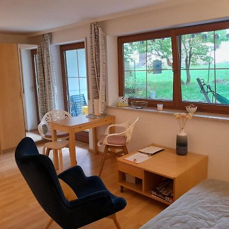 Apartment Mit Kueche Und Balkon Oder Terrasse, Ruhig Und Gut Erreichbar Piding Eksteriør bilde