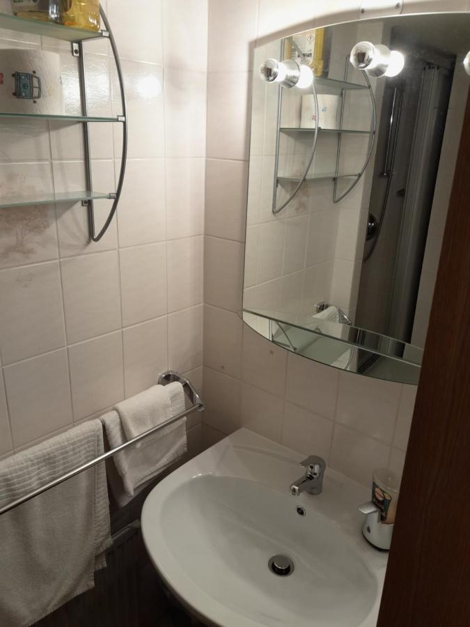 Apartment Mit Kueche Und Balkon Oder Terrasse, Ruhig Und Gut Erreichbar Piding Eksteriør bilde